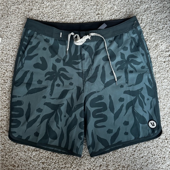 Brand new without tags Vuori swim shorts size 32 unlined